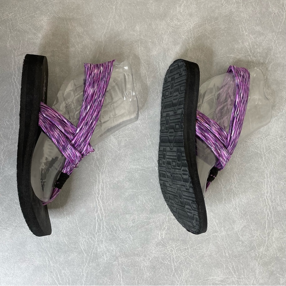 Skechers Women's Purple and Black Yoga Foam Meditation Sandals - Picture 3 of 10